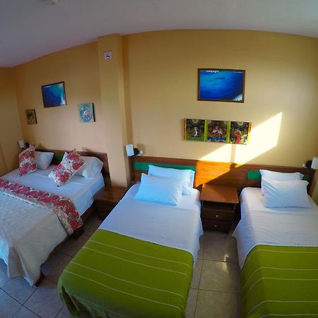 Dolphin House Hotel Puerto Baquerizo Moreno Exterior photo