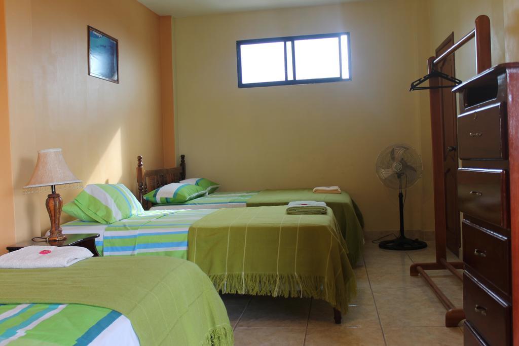 Dolphin House Hotel Puerto Baquerizo Moreno Room photo