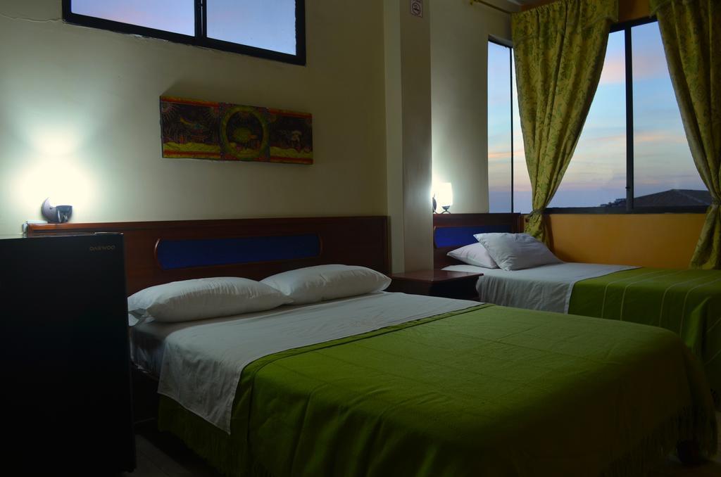 Dolphin House Hotel Puerto Baquerizo Moreno Exterior photo
