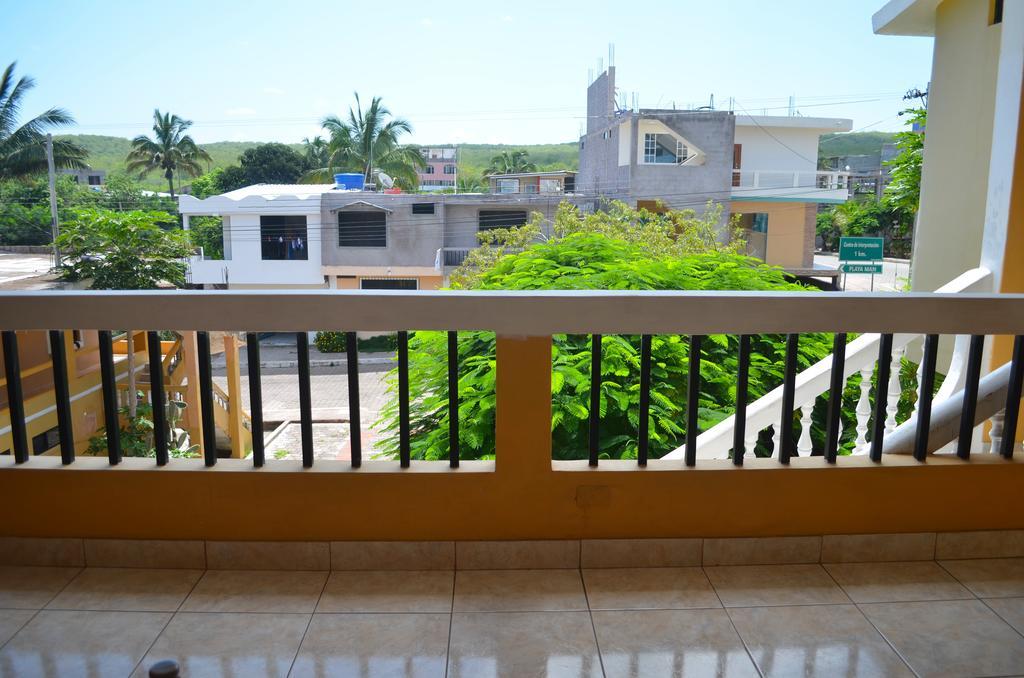 Dolphin House Hotel Puerto Baquerizo Moreno Exterior photo